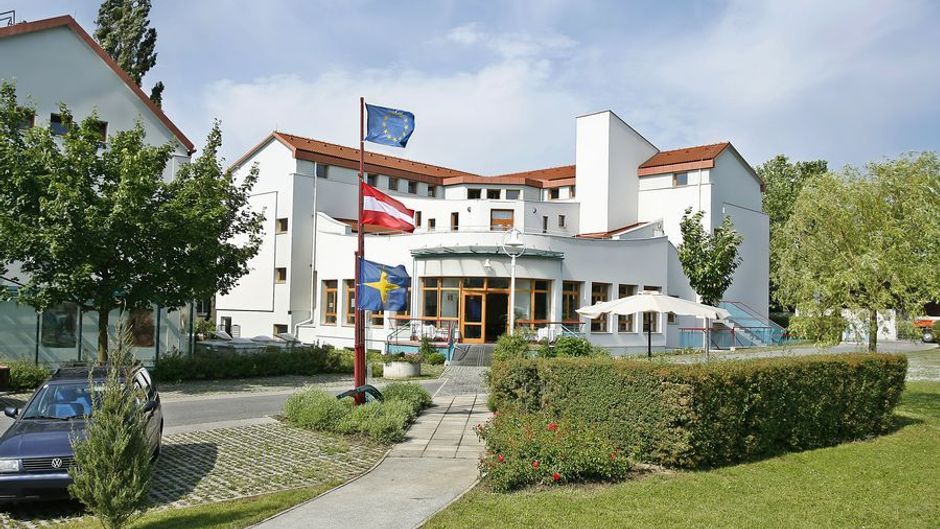 Am Spiegeln dialog.hotel.wien Exterior