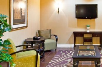 Holiday Inn Express Hotel & Suites North