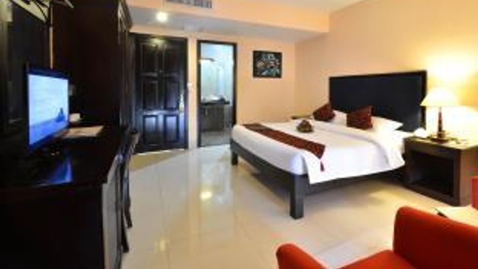 Almond Hotel Phnom Penh Room
