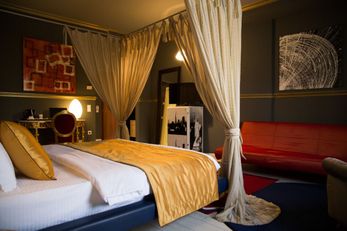 Diplomat Fashion Hotel