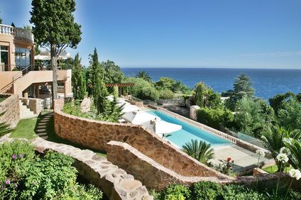 Tiara Yaktsa Cannes