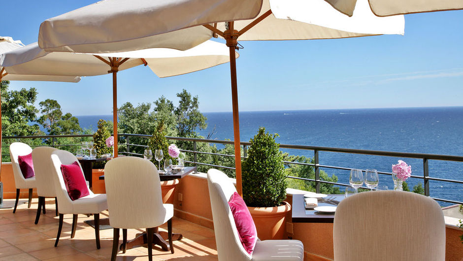 Tiara Yaktsa Cannes Restaurant