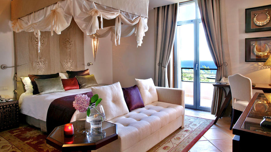 Tiara Yaktsa Cannes Room