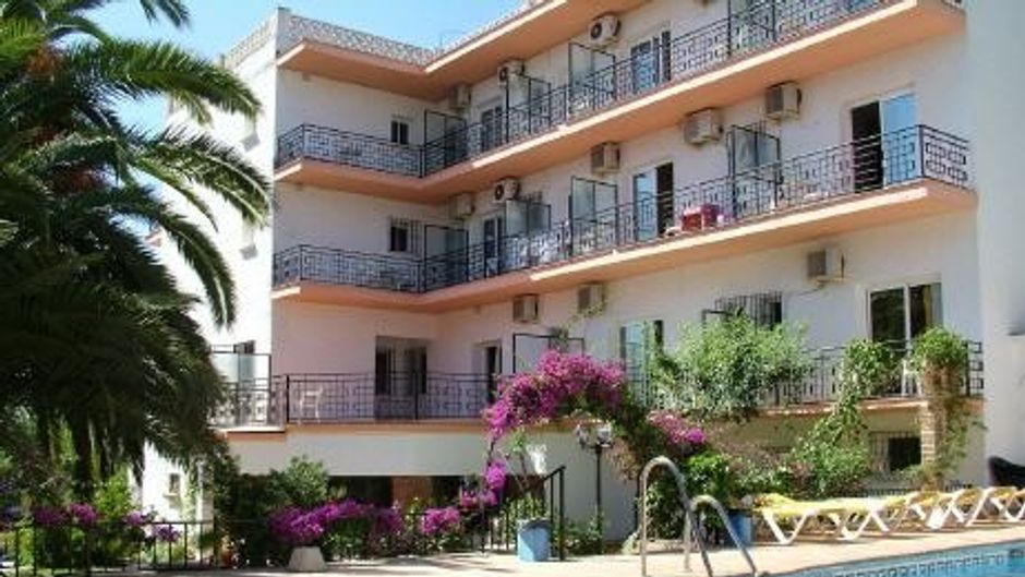 Hotel Carmen Teresa Exterior