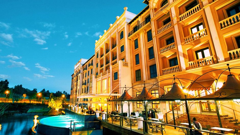 Pivot Hotel Montecasino Exterior