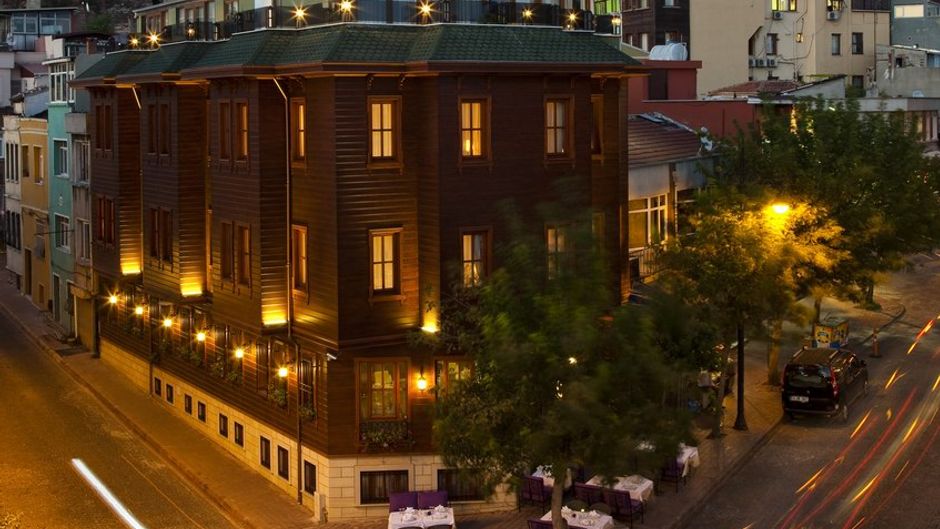 GLK Pemier The Home Suites & Spa Exterior