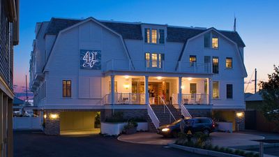 Forty 1 North Marina Resort