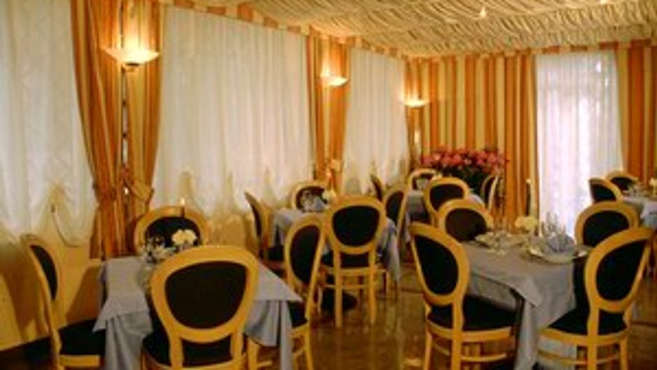 Massimi City Garden Hotel Restaurant
