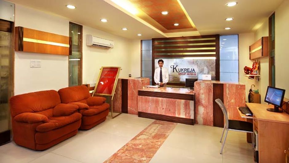 Hotel Mandakini Plaza Kanpur Lobby