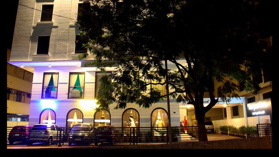 Hotel Grand Pavilion Exterior