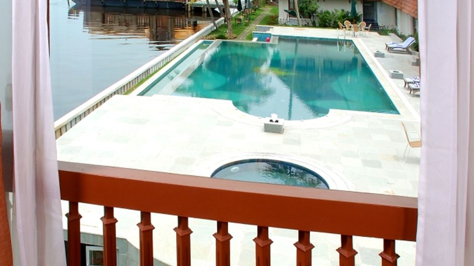 Lemon Tree Vembanad Lake Resort Pool