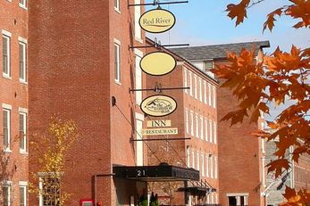 Common Man Inn & Restaurant