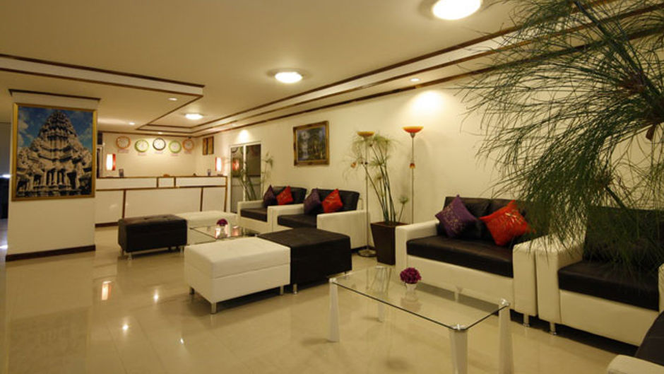 Sinsuvarn Airport Suite Lobby