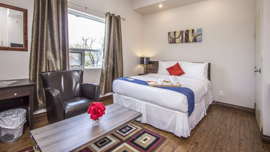 The Willowdale Hotel Room
