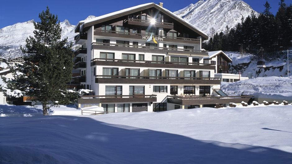 Hotel Alpin Exterior