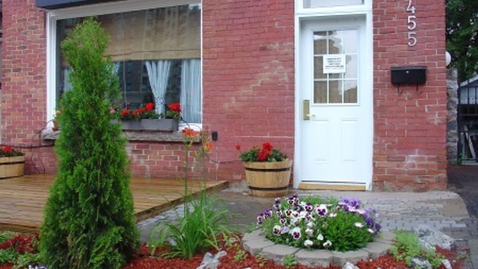 Barefoot Hostel Exterior