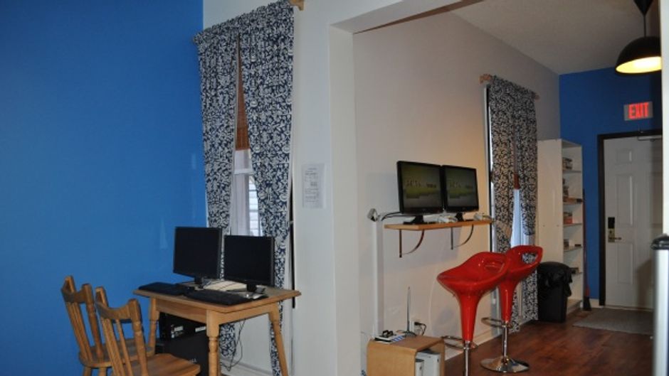 Barefoot Hostel Restaurant