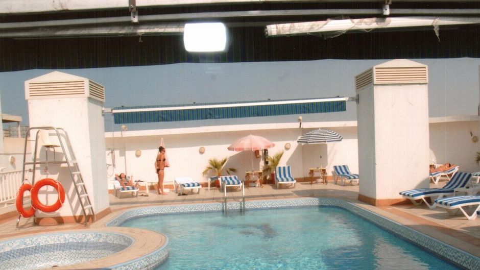 Versailles Hotel Dubai Pool