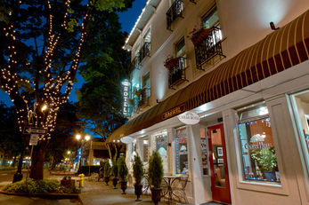 Camas Hotel
