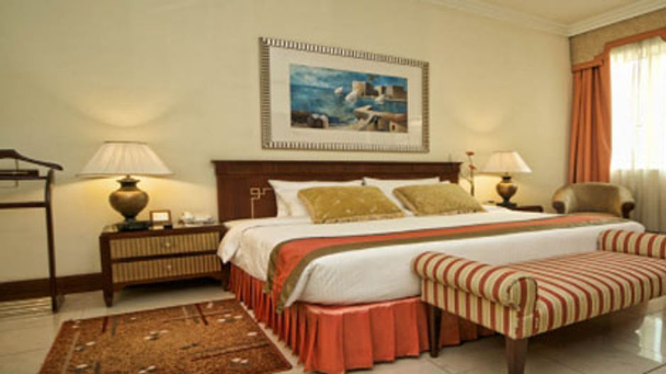 City Seasons Hotel Dubai Room