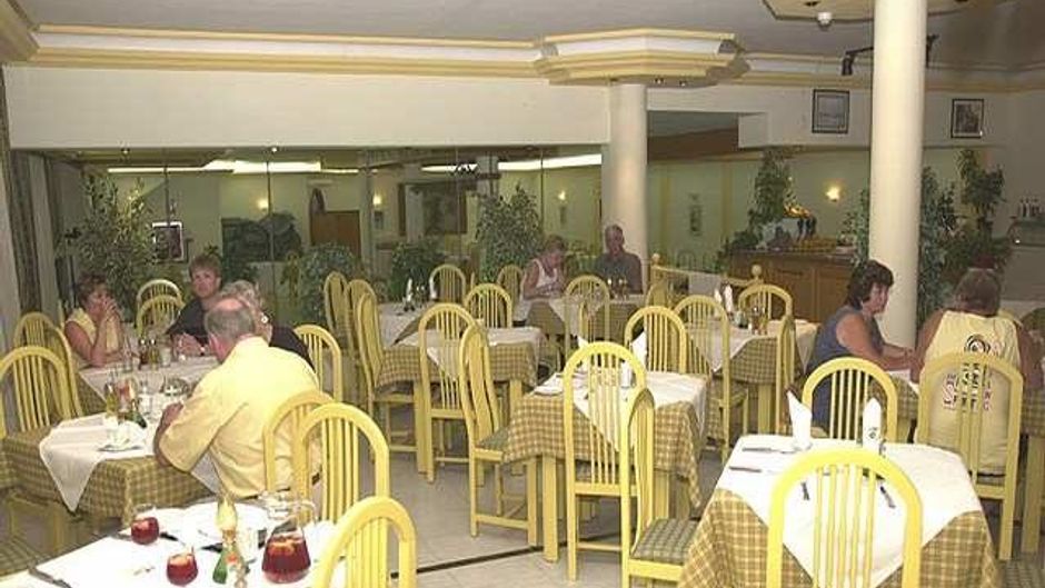 Tropical Park Apartments Restaurant