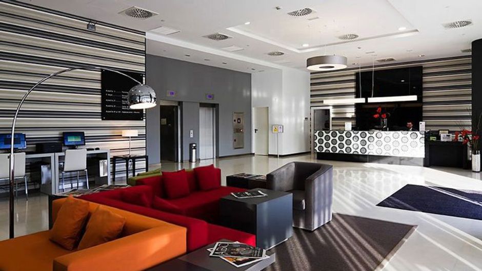 Via Sevilla Mairena Lobby