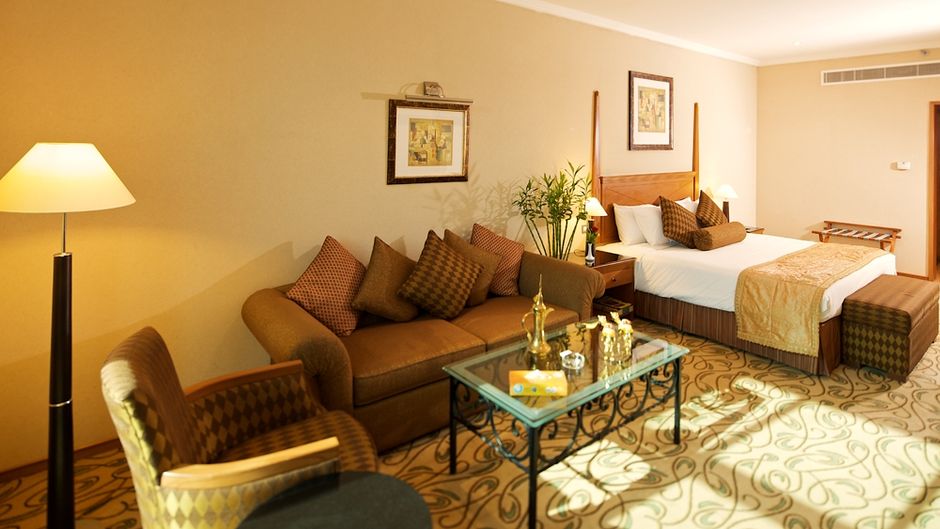 The Country Club Hotel Bur Dubai Room