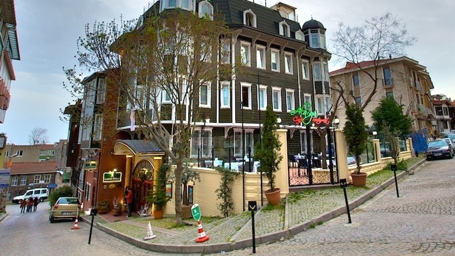 Amiral Palace Hotel Exterior