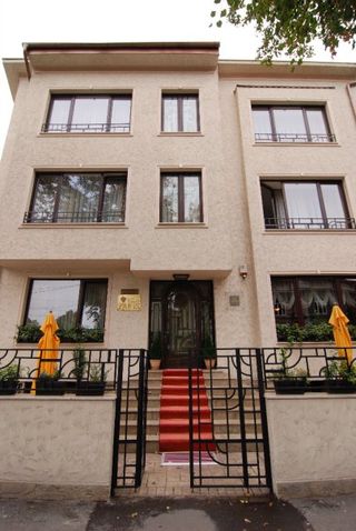 Vila Paris Boutique Hotel