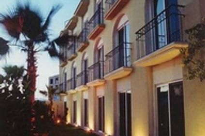 Seven Crown Express & Suites CSL
