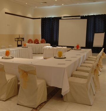 Al Falaj Hotel