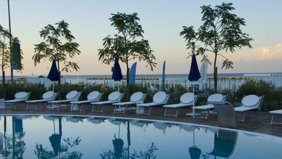 Blu Suite Hotel Pool