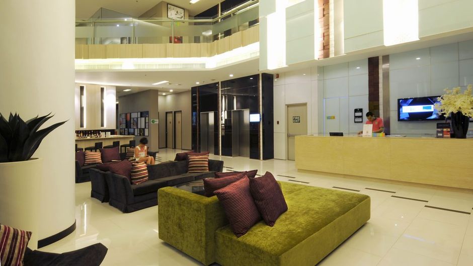 Vic3 Bangkok Lobby