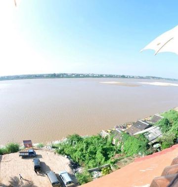 Sengtawan Riverside Hotel