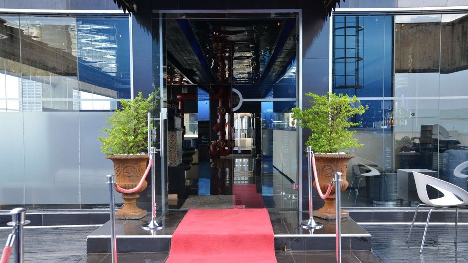 The Reef Hotel Exterior