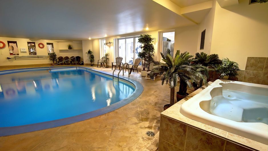 Hotel Motel Le Chateauguay Pool