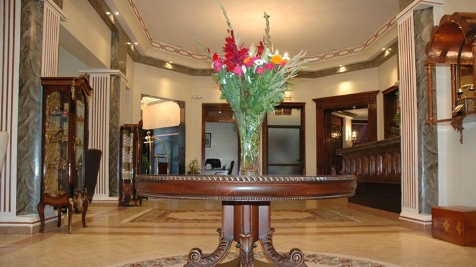 Prince de Paris Hotel Lobby
