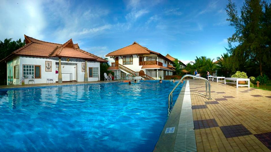 Backwater Ripples Pool