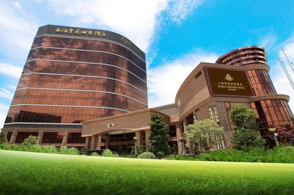 Royal Century Hotel