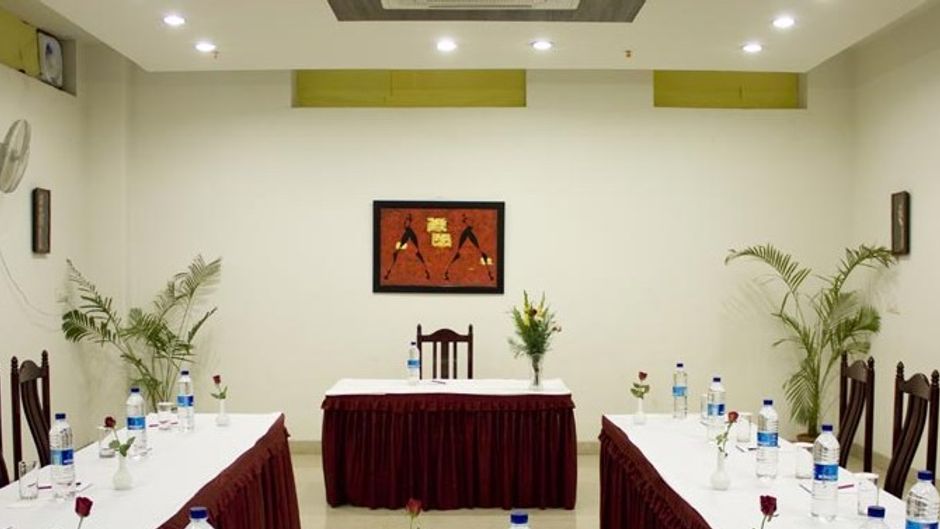 Cosy Grand Meeting