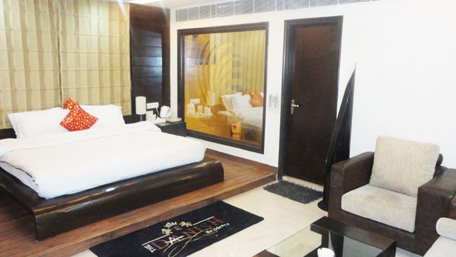 Hotel Daanish Residency Suite