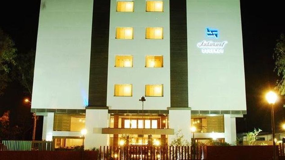 Hotel Sadanand Regency Exterior