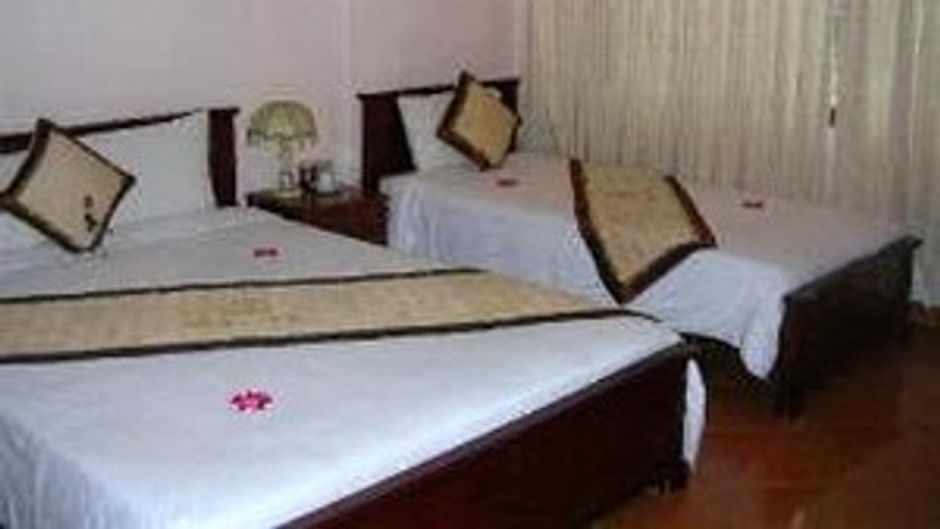 Hue Holiday Diamond Hotel Suite