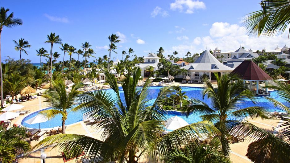 Bahia Principe Luxury Esmeralda Pool