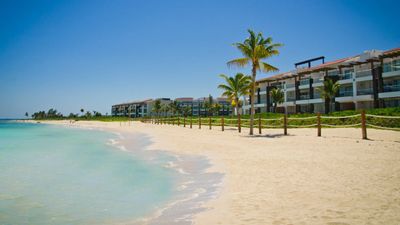 Mareazul Beach Front Resort