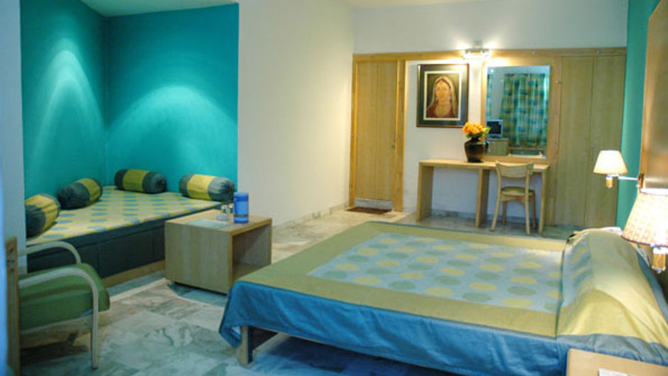 Hotel Gorbandh Room