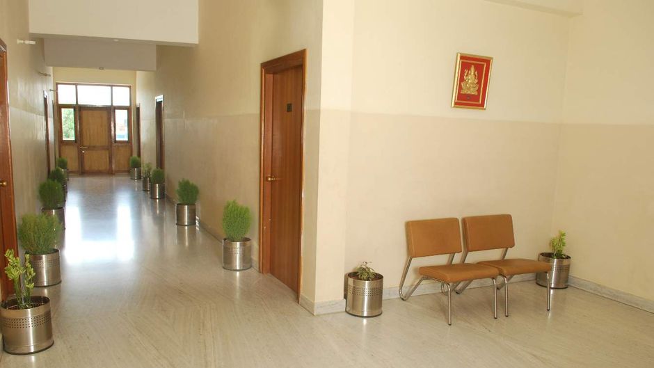 Hotel Chandra Pushp Palace Lobby