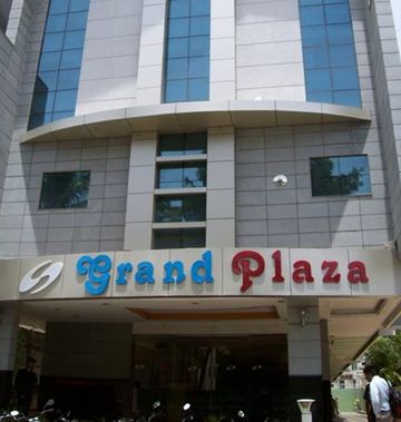 Super OYO Capital O Hotel Grand Plaza