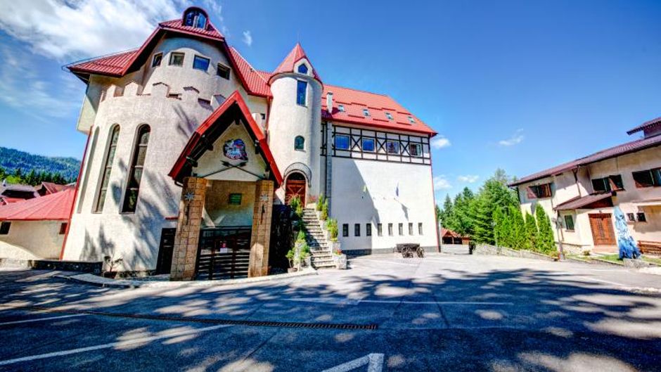 House of Dracula Exterior