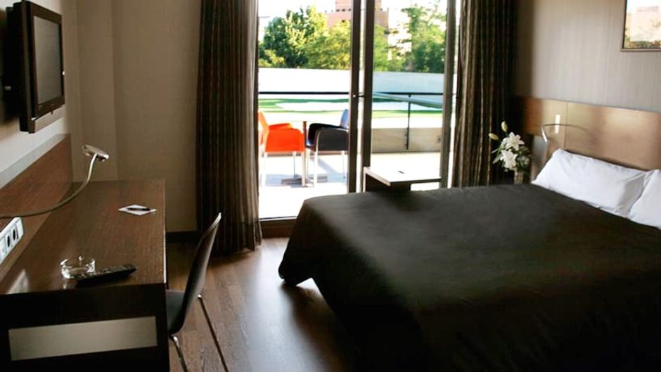 Tach Hotel Room